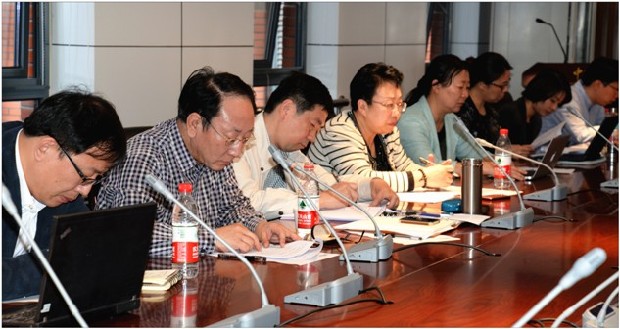 新闻与传播学院召开处级领导干部述职大会 新闻与传播学院召开处级领导干部述职大会