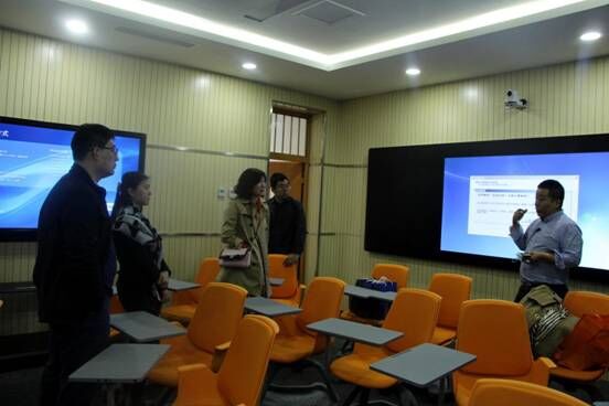 上海大学悉尼工商管理学院老师来公司交流参观 上海大学悉尼工商管理学院老师来公司交流参观