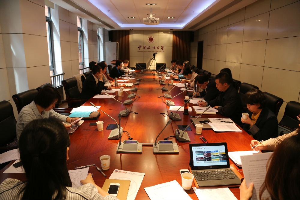 新闻与传播学院召开2014年研究生工作会议 新闻与传播学院召开2014年研究生工作会议