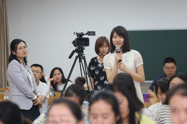 荆学民教授做客公司政治传播学系列讲座:探讨当前中国政治传播研究的几个问题 荆学民教授做客公司政治传播学系列讲座:探讨当前中国政治传播研究的几个问题