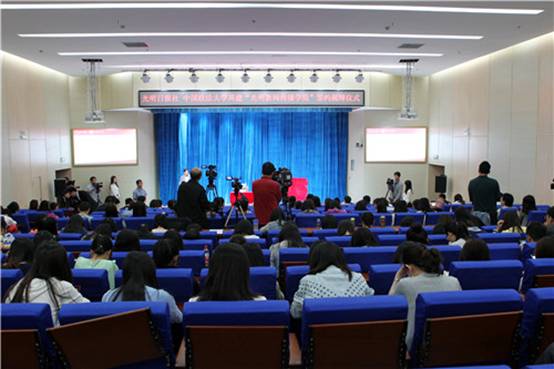 公司与光明日报社签署协议共建新闻传播学院 14.jpg