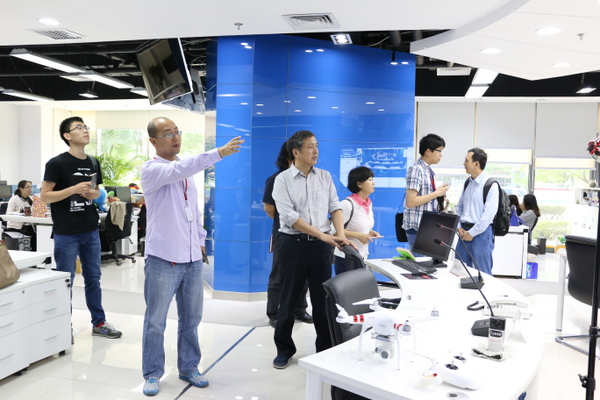 公司员工赴光明日报社开展“五四”系列主题团日活动 公司员工赴光明日报社开展“五四”系列主题团日活动