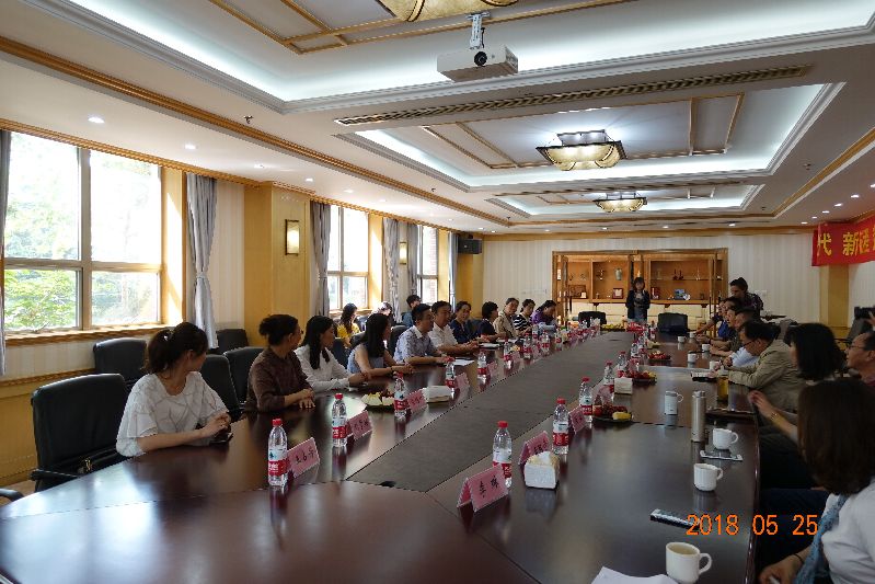 公司考察团赴河北大学新闻学院开展马克思主义新闻观与教学研讨座谈会 公司考察团赴河北大学新闻学院开展马克思主义新闻观与教学研讨座谈会