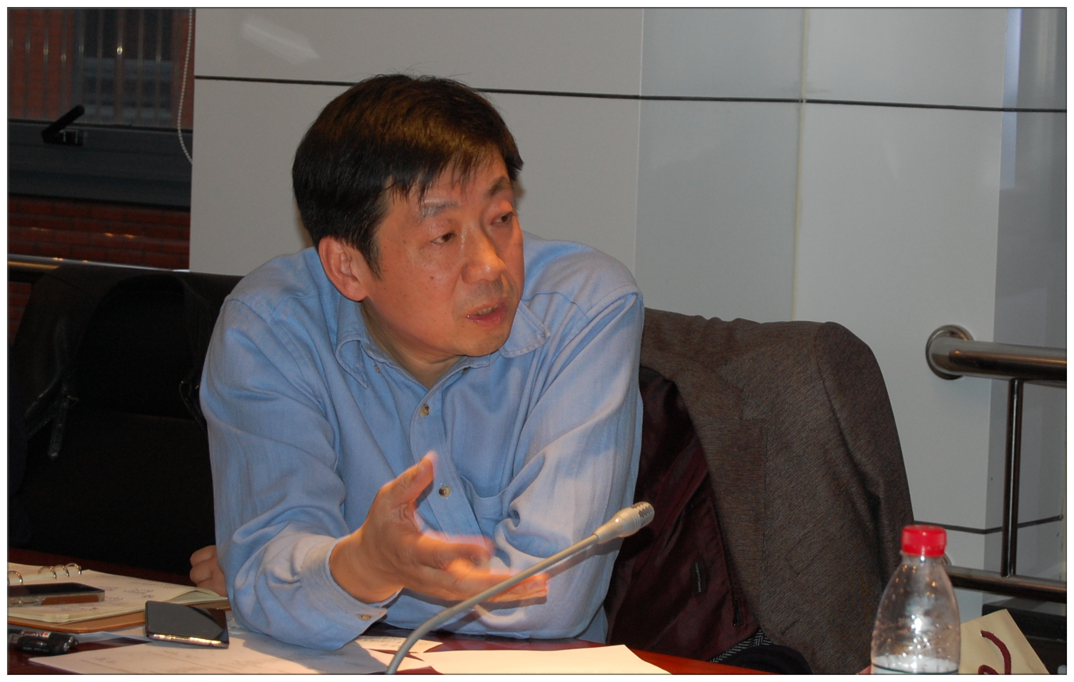 新闻与传播学院召开2014年度第二次全院大会 新闻与传播学院召开2014年度第二次全院大会