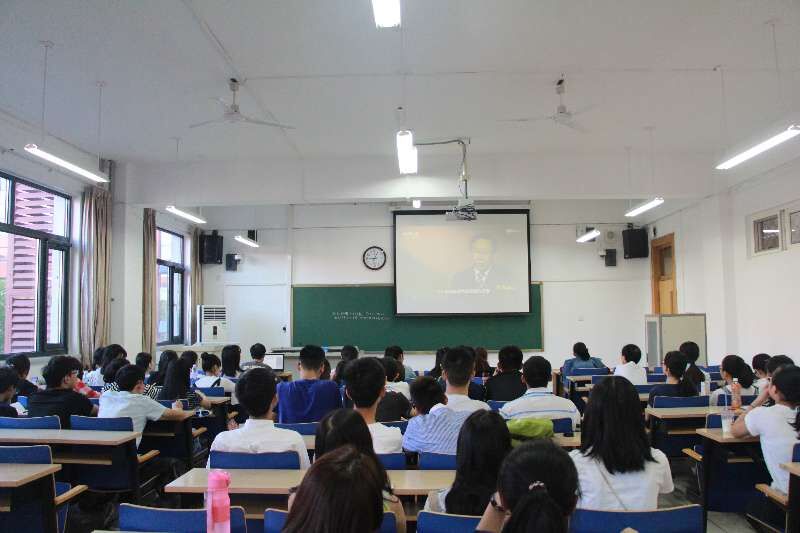 304am永利集团官网组织全体新生观看《法治中国》纪录片 304am永利集团官网组织全体新生观看《法治中国》纪录片