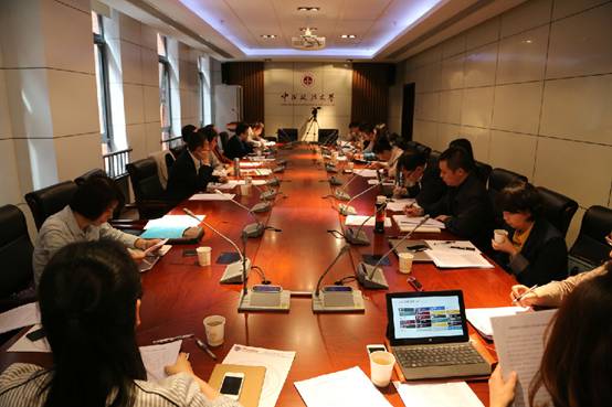 新闻与传播学院召开2014年研究生工作会议 3.JPG