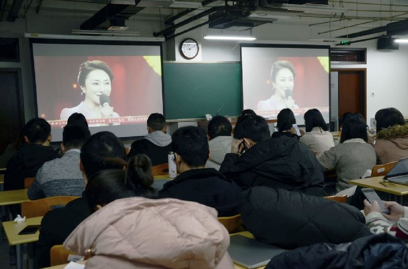 新闻人一直在路上——好记者讲好故事 新闻人一直在路上——好记者讲好故事