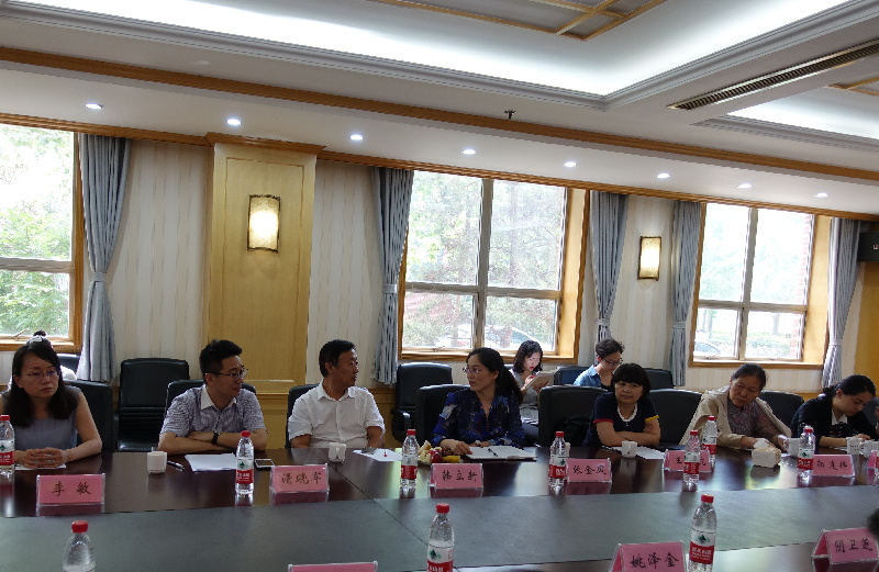 公司考察团赴河北大学新闻学院开展马克思主义新闻观与教学研讨座谈会 公司考察团赴河北大学新闻学院开展马克思主义新闻观与教学研讨座谈会