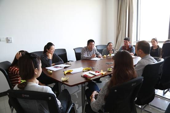 304am永利集团官网新疆少数民族同学座谈会成功举办 1413529878891.jpg