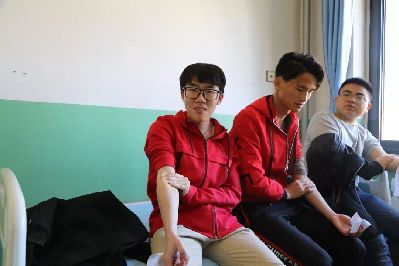 新闻院员工积极参与2019年度无偿献血活动