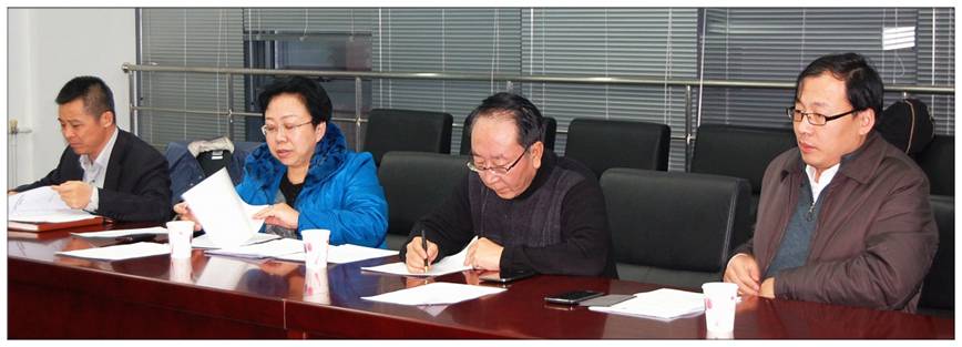 新闻与传播学院分党委召开2013年度理论中心组民主评议会 新闻与传播学院分党委召开2013年度理论中心组民主评议会