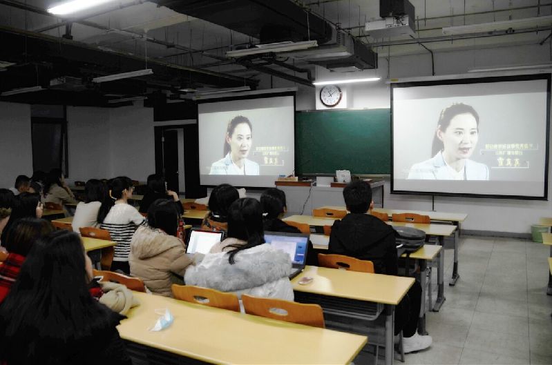 新闻人一直在路上——好记者讲好故事 新闻人一直在路上——好记者讲好故事