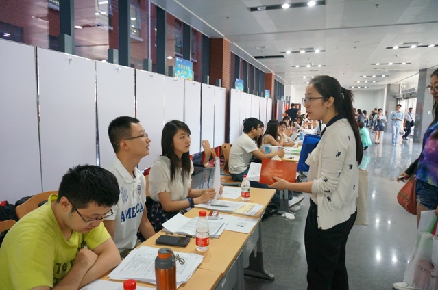 又是一年金秋时,蓟门烟树喜迎新——记2014级304am永利集团官网研究生迎新活动 又是一年金秋时,蓟门烟树喜迎新——记2014级304am永利集团官网研究生迎新活动